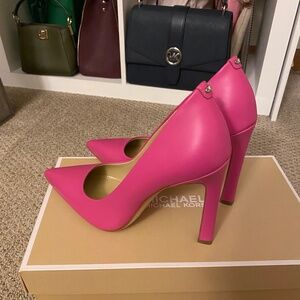 Michael Kors Amara Pump – Cerise Pink – Size 5 – New in Box